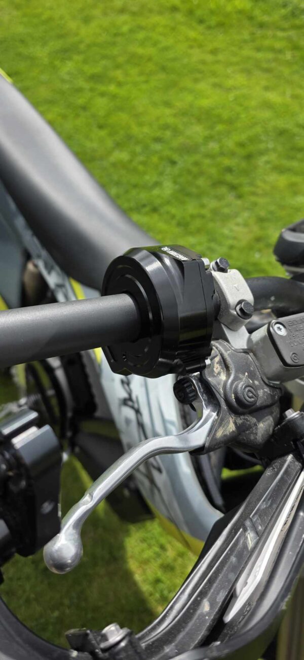 Racetorx Stark Varg MX/EX throttle protector